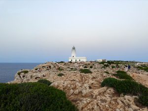 donde-ver-la-puesta-de-sol-en-menorca-far-cavalleria